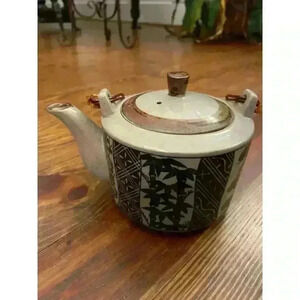 Vintage Japanese Takahashi Teapot Stoneware with Transferware Art Bamboo Handle